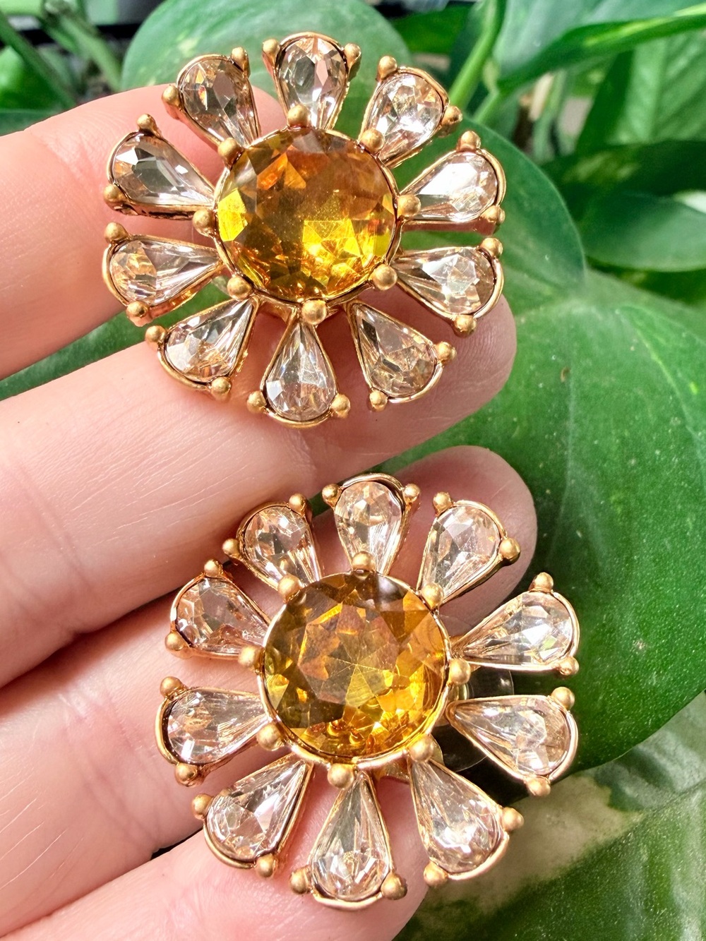 OSCAR DE LA RENTA FLOWER EARRINGS Gold/Citrine Crystal Daisy Stud Post
